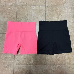 Lot of 2 Colsie seamless shorts